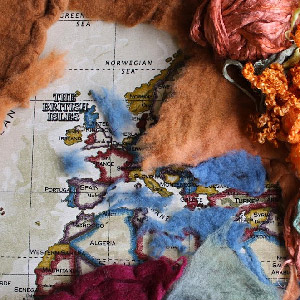 Home decorations can be made of felt
